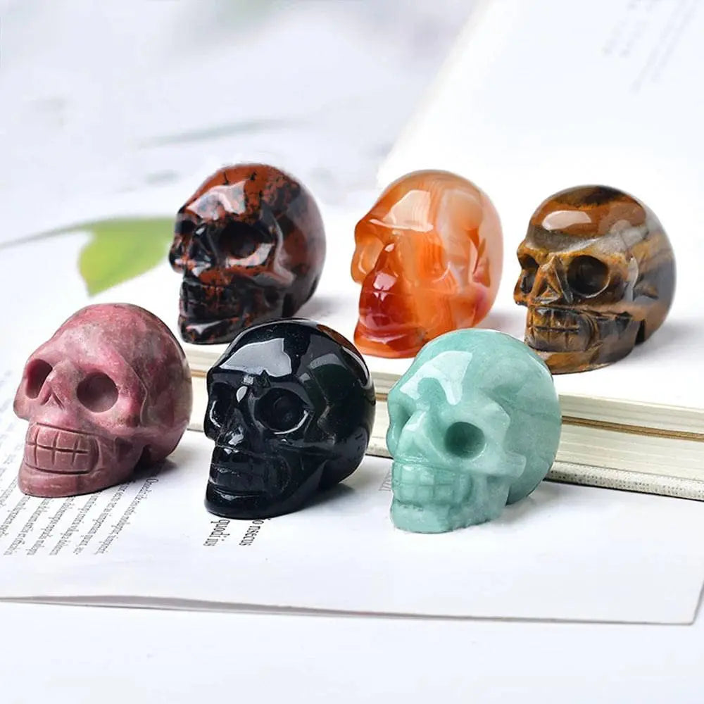 Natural Crystal 1-inch Skull Carving Halloween Gift Precious Jewelry Creative Crafts Home Decoration Desktop Ornament - Life and Lines