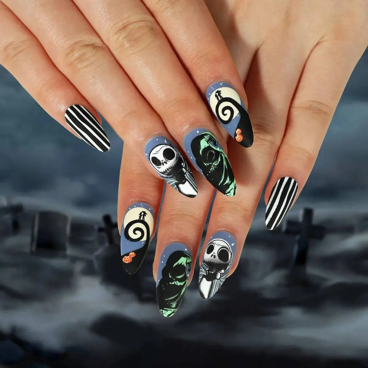 24Pcs Halloween Fake Nails Art Set - Life and Lines