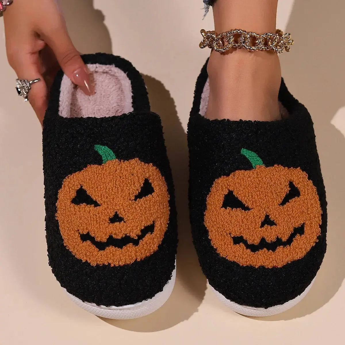 Halloween Pumpkin Smiley Cotton Slippers Thick-soled Winter Household Non-slip Pumpkin Slippers Indoor Women's Winter Warmth - Life and Lines